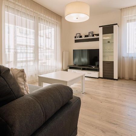 Skau 2 Old Town Family & Business Apartment 2 Floor Free Parking Bratislava Ngoại thất bức ảnh