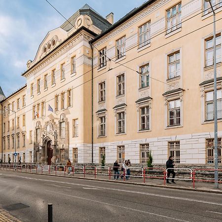Skau 2 Old Town Family & Business Apartment 2 Floor Free Parking Bratislava Ngoại thất bức ảnh