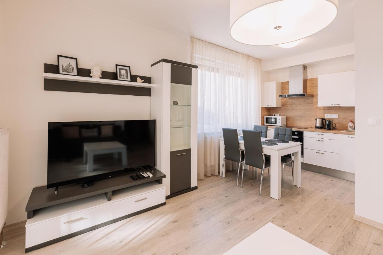 Skau 2 Old Town Family & Business Apartment 2 Floor Free Parking Bratislava Ngoại thất bức ảnh