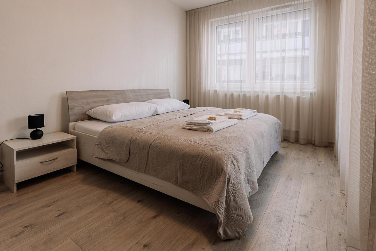 Skau 2 Old Town Family & Business Apartment 2 Floor Free Parking Bratislava Ngoại thất bức ảnh