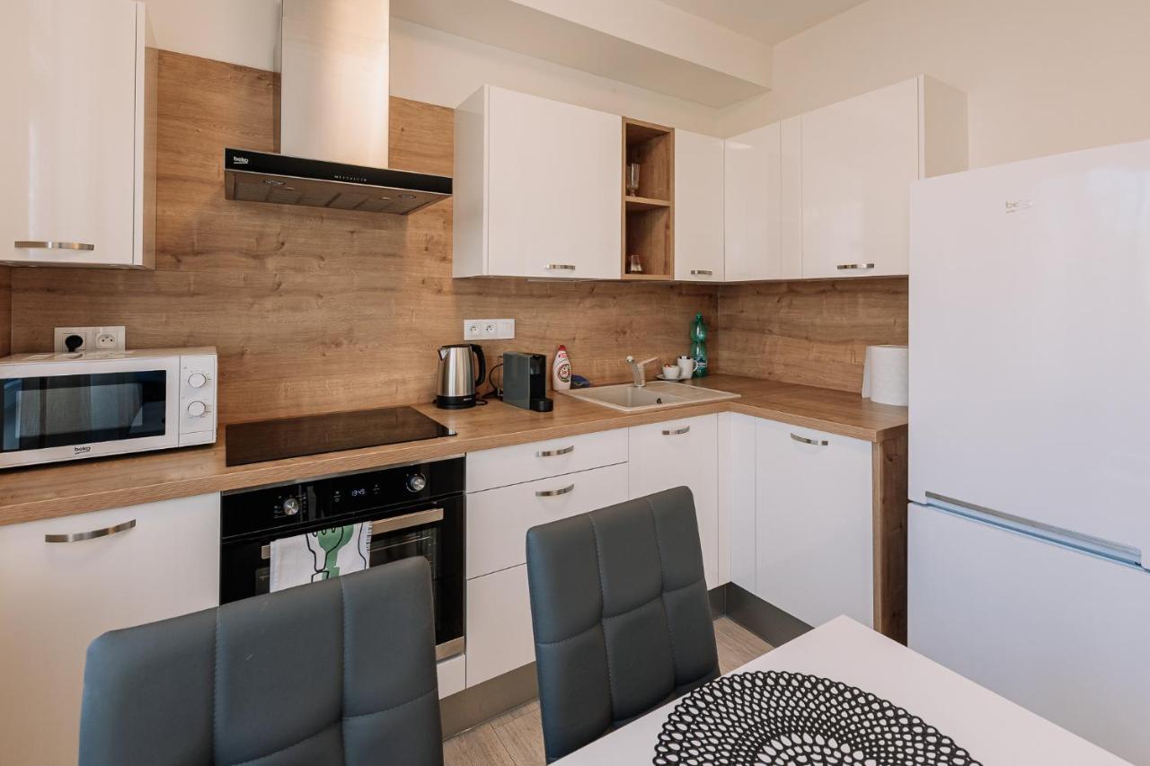 Skau 2 Old Town Family & Business Apartment 2 Floor Free Parking Bratislava Ngoại thất bức ảnh